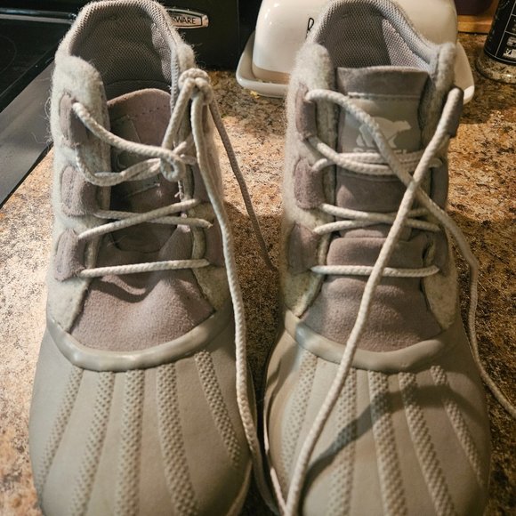 Boots - Picture 2 of 3